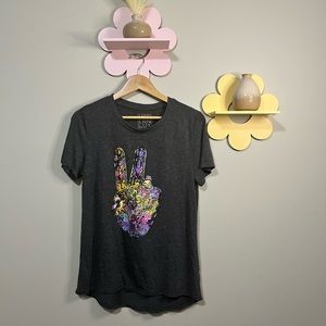 ✨ Peace Sign Graphic tee ✨